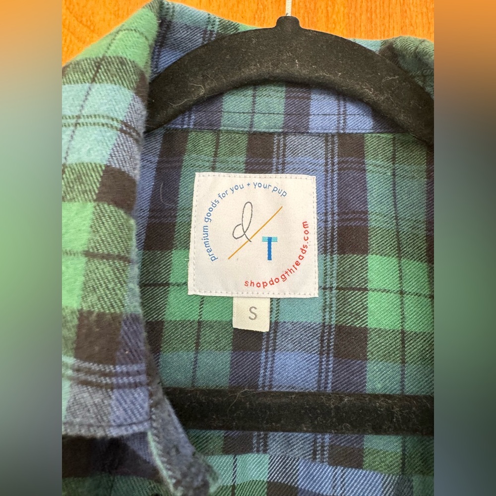 Dog Threads Plaid Green and Blue Women’s Flannel - Picture 2 of 4